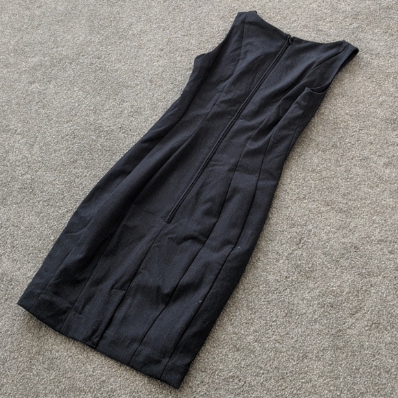 Dress - Picture 3 of 4